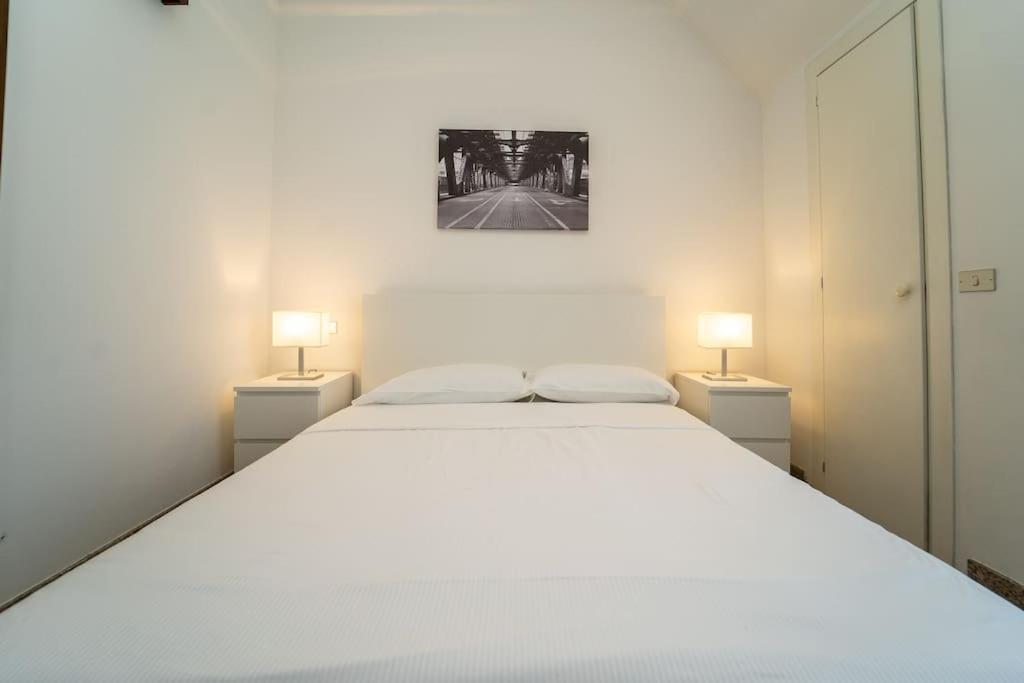 5 Giornate Apt Con Terrazzo E Garage Privato Milano Exteriör bild