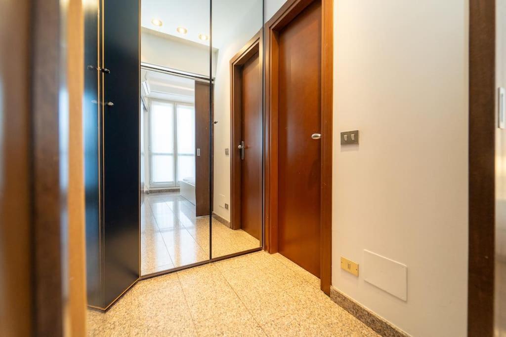 5 Giornate Apt Con Terrazzo E Garage Privato Milano Exteriör bild