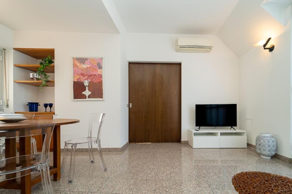 5 Giornate Apt Con Terrazzo E Garage Privato Milano Exteriör bild